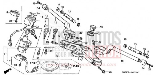 TUYAU DE GUIDON/PONT SUPERIEUR VFR800A3 de 2003